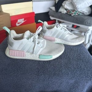Adidas NMD R1 White Green Pink Women’s Size 6.5